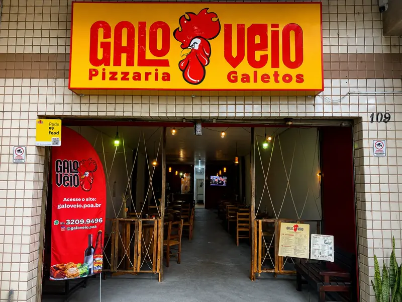 Fachada da Galo Véio Pizzaria na Rua Gen. Lima e Silva, 109, Cidade Baixa, Porto Alegre